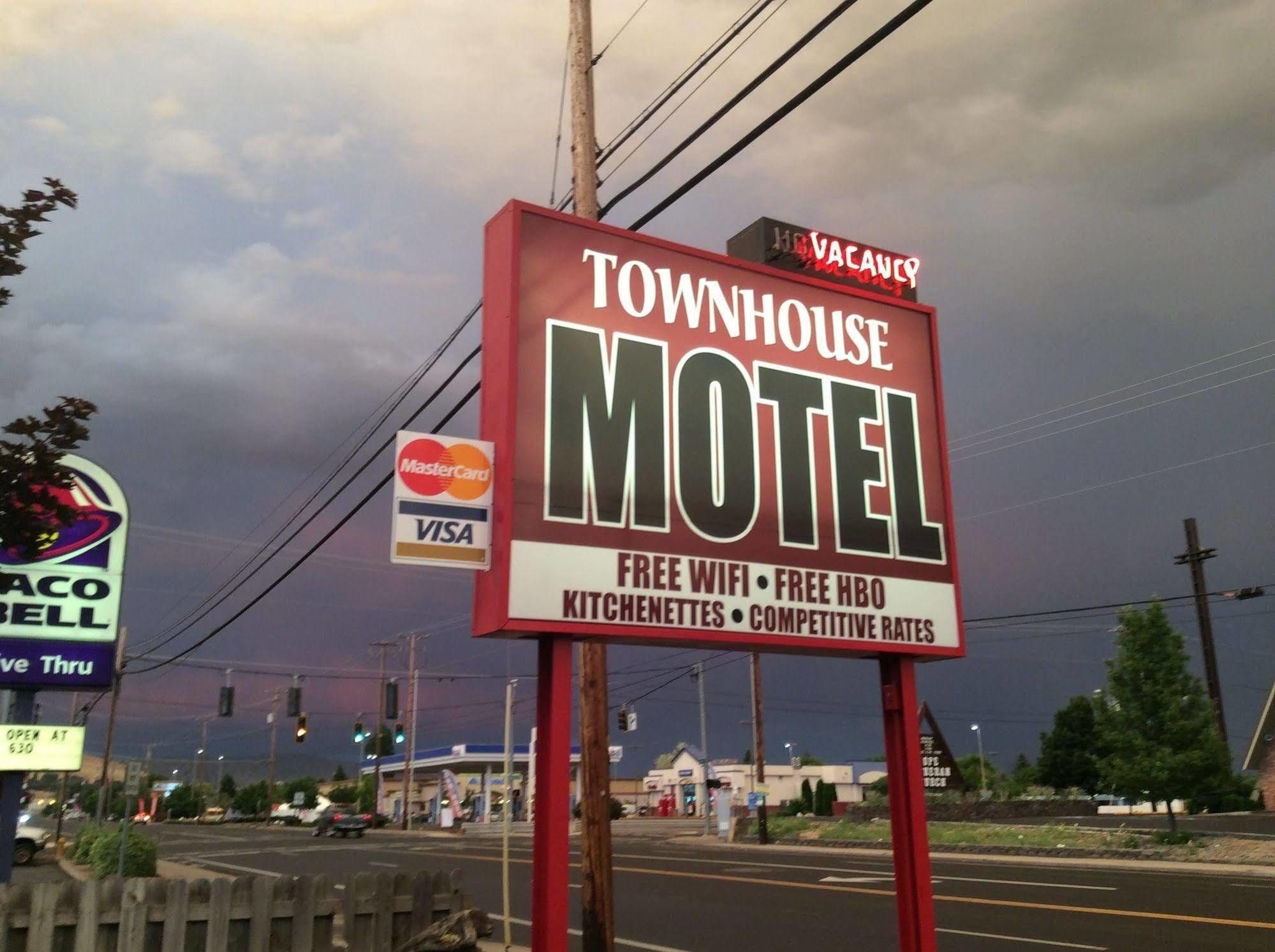 Townhouse Inn & Suites Klamath Falls Exterior photo